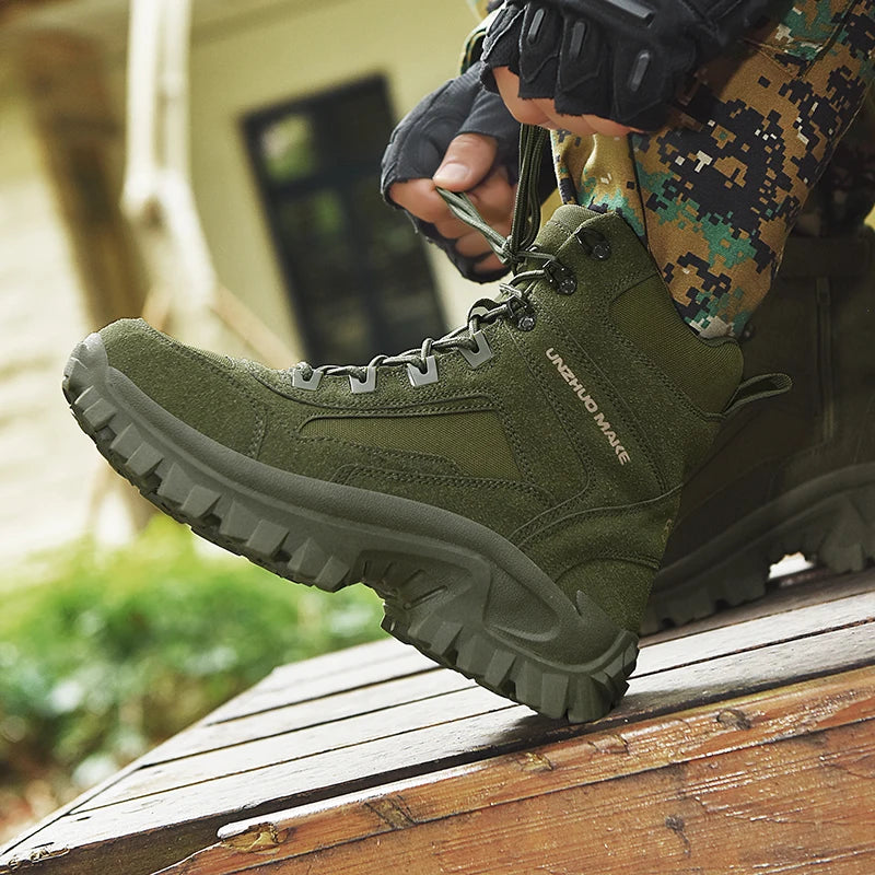 Men's outdoor hiking boots,